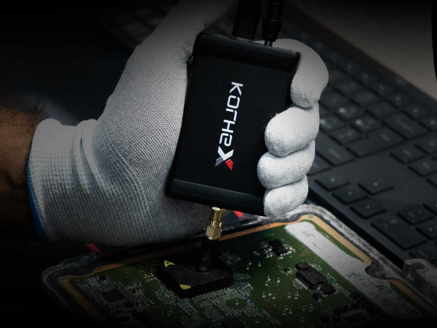 Korhex – urządzenie Boot Glitch i dostępu do MCU dla FLEX